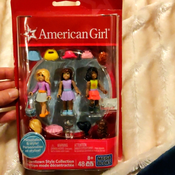 American girl Downtown style collection 48 pieces mega bloks personalized - Picture 1 of 4